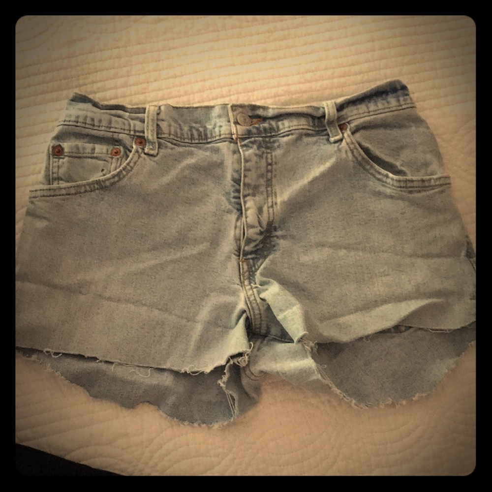Levi’s cut offs “Vintage size 9-10🌾🌿